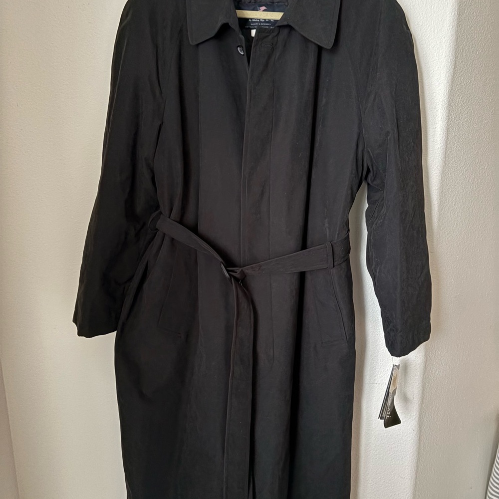 Newport Harbor Thinsulate Belted Trench Coat Black —  Size 40 Short